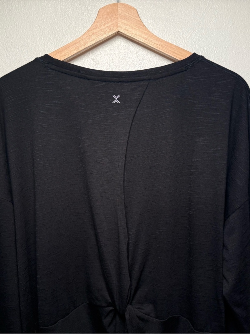 Xersion Black Long Sleeve Women's Top Twist Back Detail Relaxed Fit Size XXL - Picture 7 of 14